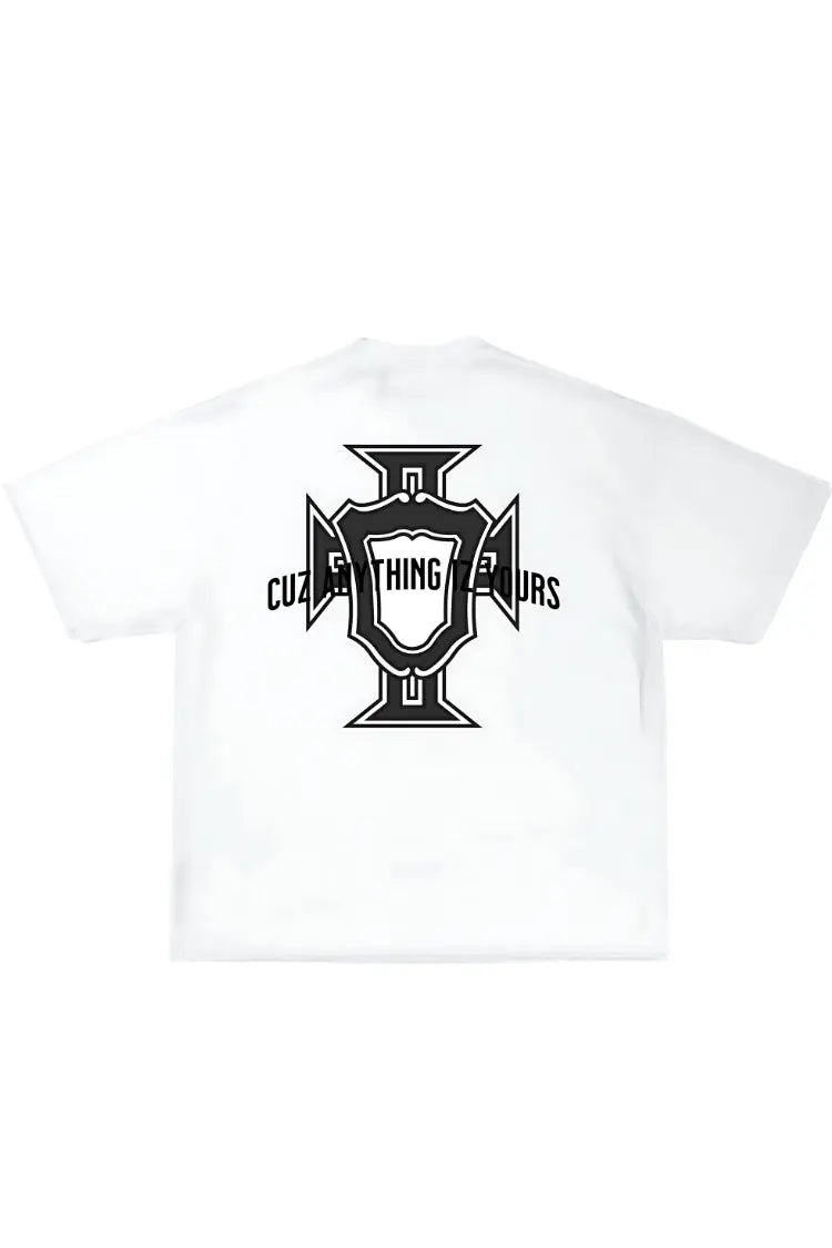 Model rocking the Setamoda “Ronaldo” tee – relaxed streetwear style inspired by football royalty